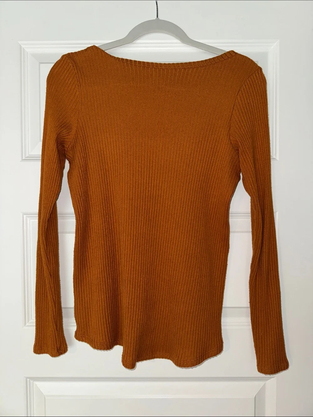 American Eagle Outfitters Long Sleeve Ribbed V-Neck Top - Rust Orange - Picture 3 of 3